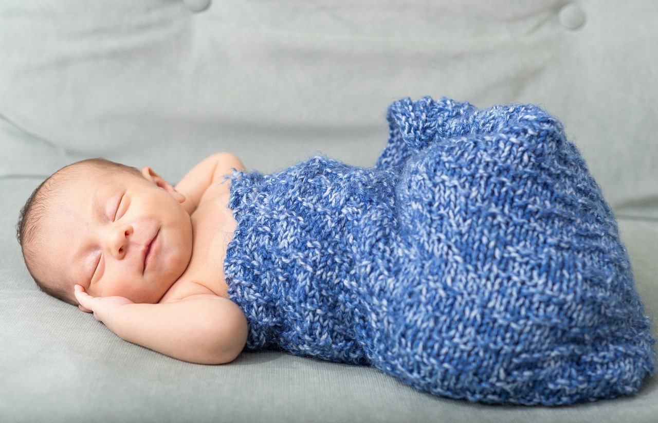 baby slaap lachend baby slaap lachend